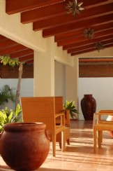 Classic Mexican, 2BR 2 BA with pool, by the beach